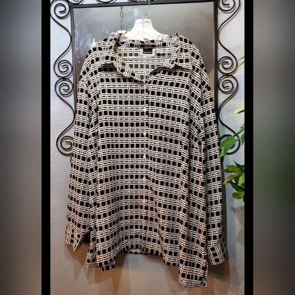 Maggie Barnes No Iron Button Cuff Longsleeved Button Down shirt Top 34W - Picture 2 of 6